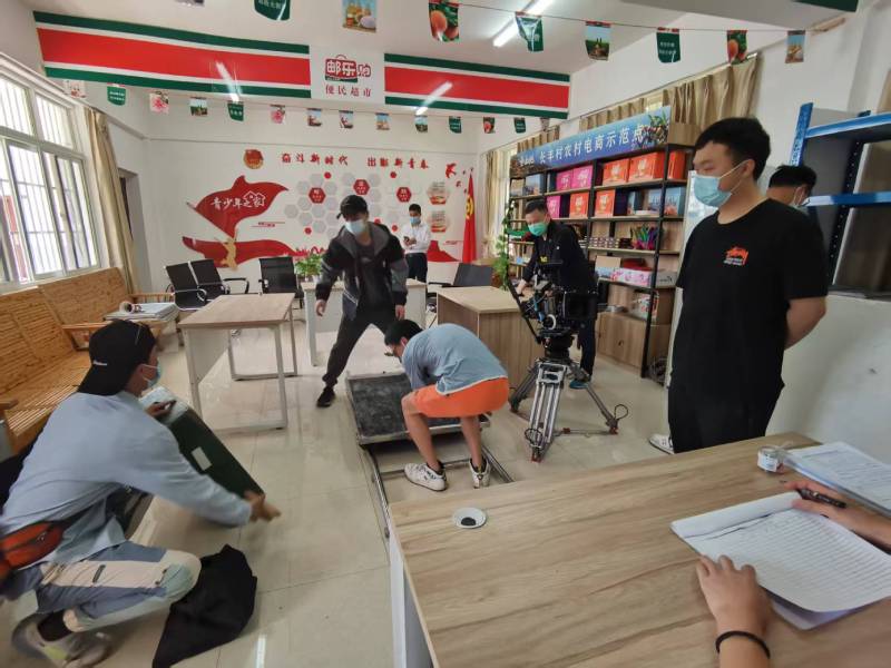 追星女孩心理学分析报告：全南县广告片拍摄公司揭秘饭圈应援式传播逻辑